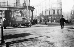 At-Harold-Place.-1919.